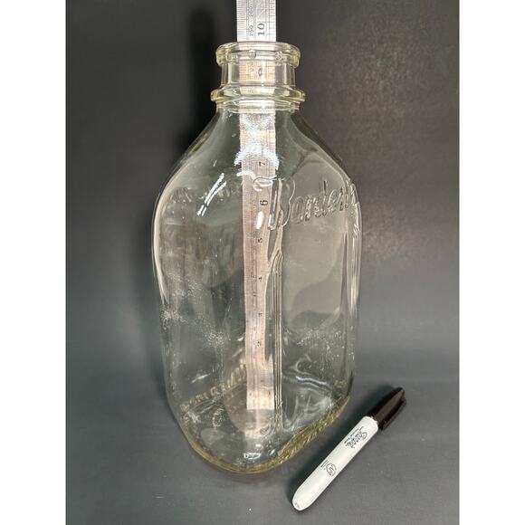 Borden’s Brand 2 Qt Refillable Half Gallon VTG Milk Bottle, Farmhouse Decor - Picture 6 of 6